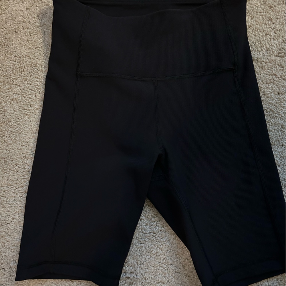 Lululemon Ribbed black biker shorts